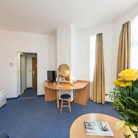 East 4* Budapeşte