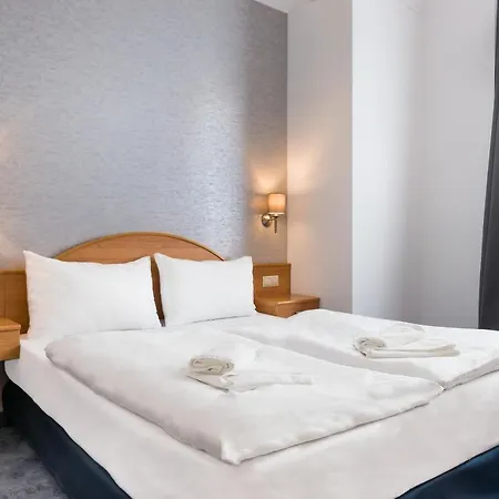 East Hotel 4*