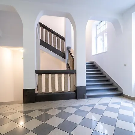 East Hotel 4*