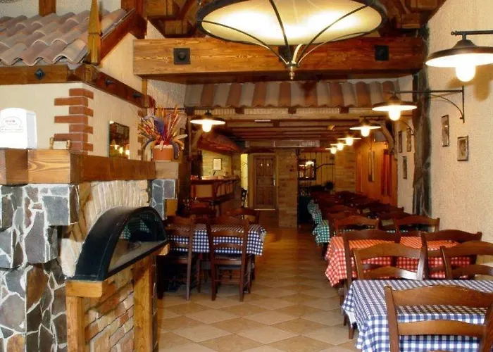 Hotel East 4*