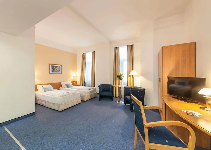 Hotel East