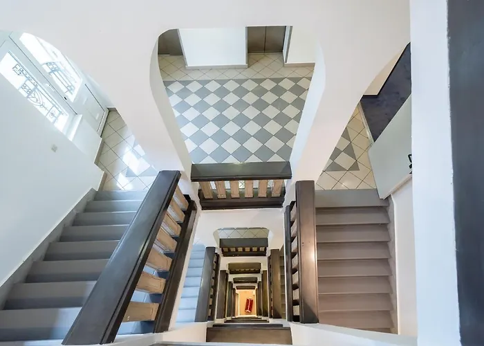 Hotel East 4*