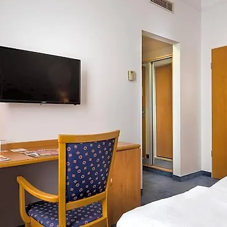 East Hotel 4*