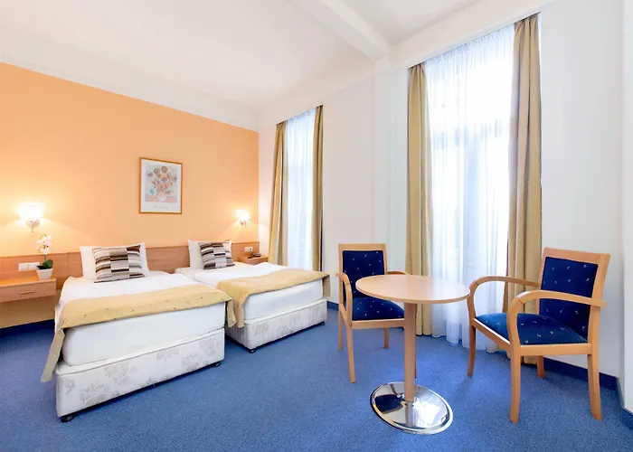 Hotel East 4*
