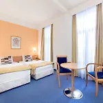 Szálloda East 4*