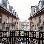 East Szálloda
