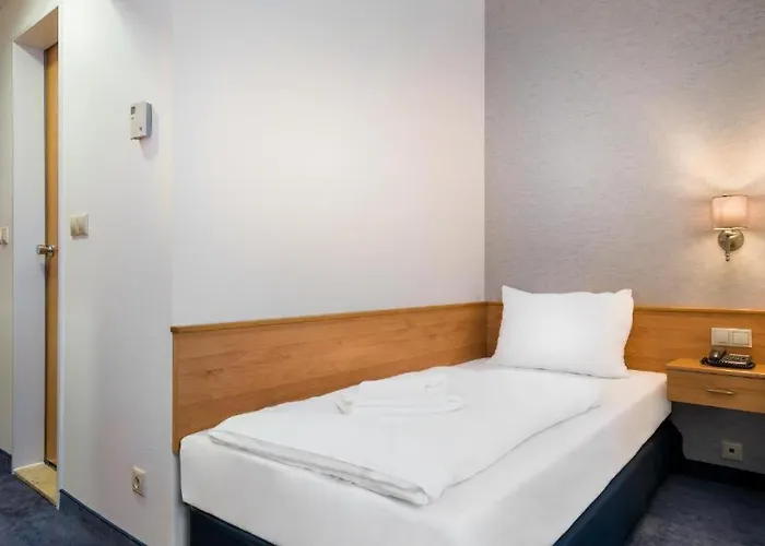Hotel East 4*