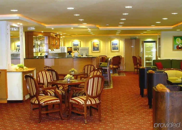 Hotel East 4*