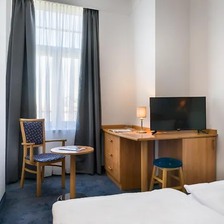 Golden Park 4*