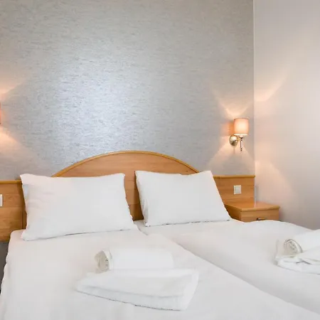 Golden Park Hotel 4*