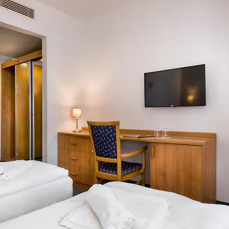 Golden Park Hotel 4*